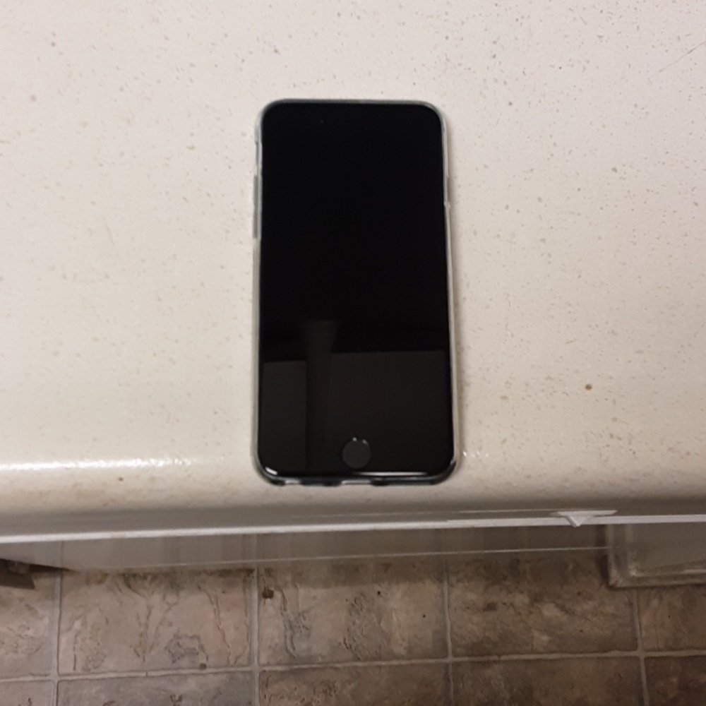 iPhone 6s 32gb at&t - Picture 1 of 1